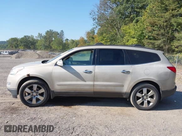 ✅ 2010 Chevrolet Traverse LTZ • VIN: 1GNLRHED8AS132790 • Лот: 43187692. Опубликован ранее на IAAI с пробегом 181 977 миль. Бесплатный доступ к архиву аукционных продаж из США и подробный отчёт об истории автомобиля на DreamBid. Изображение 15.