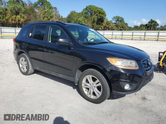 ✅ 2011 Hyundai Santa Fe SE • VIN: 5XYZH4AG3BG088719 • Lot: 78395534. Listed on Copart with 131,265 mi. Free auction sales archive from the USA and detailed vehicle history report at DreamBid. Image 4.