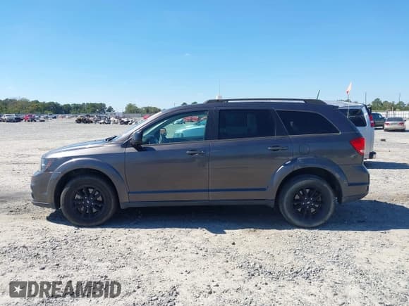 ✅ 2019 Dodge Journey SE • VIN: 3C4PDCBB8KT846031 • Lot: 43406165. Wystawiony na IAAI z przebiegiem 88 256 mil. Bezpłatny archiwum sprzedaży aukcyjnych z USA i szczegółowy raport historii pojazdu na DreamBid. Zdjęcie 14.