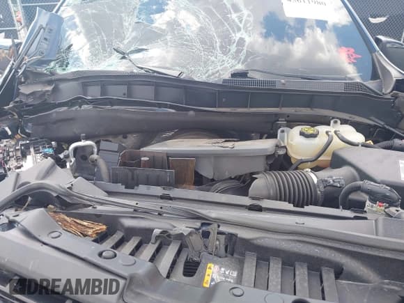 ✅ 2019 Chevrolet Silverado 1500 RST • VIN: 1GCUYEEDXKZ168469 • Lot: 43011980. Wystawiony na IAAI z przebiegiem 112 039 mil. Bezpłatny archiwum sprzedaży aukcyjnych z USA i szczegółowy raport historii pojazdu na DreamBid. Zdjęcie 10.