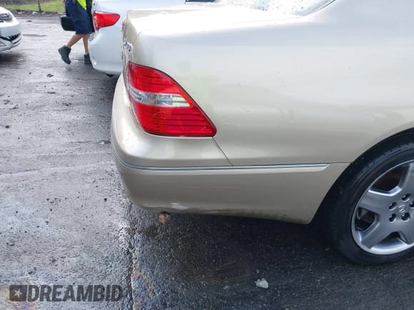 ✅ 2006 Lexus LS 430 • VIN: JTHBN36F865040540 • Lot: 42232914. Listed on IAAI with 195,830 mi. Free auction sales archive from the USA and detailed vehicle history report at DreamBid. Image 19.