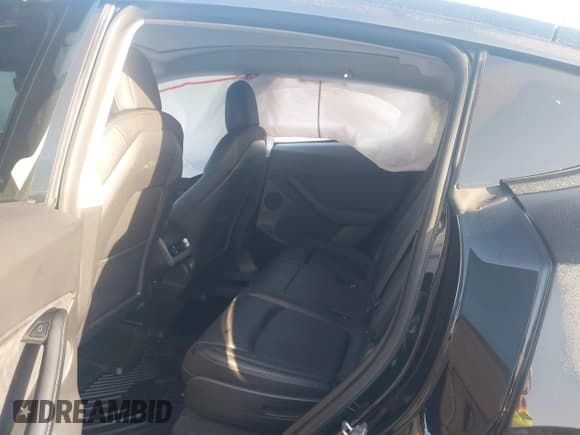 ✅ 2021 Tesla Model Y Long Range • VIN: 5YJYGAEE3MF159742 • Lot: 43518943. Listed on IAAI with 89,622 mi. Free auction sales archive from the USA and detailed vehicle history report at DreamBid. Image 8.