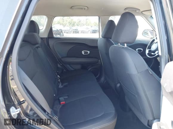 ✅ 2014 Kia Soul • VIN: KNDJN2A25E7074370 • Lot: 43292252. Listed on IAAI with 135,532 mi. Free auction sales archive from the USA and detailed vehicle history report at DreamBid. Image 8.