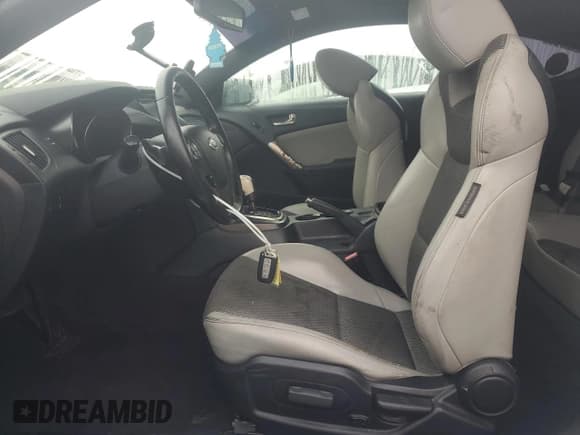 ✅ 2013 Hyundai Genesis Coupe Premium • VIN: KMHHT6KD9DU090143 • Lot: 82425235. Wystawiony na Copart z przebiegiem 185 549 mil. Bezpłatny archiwum sprzedaży aukcyjnych z USA i szczegółowy raport historii pojazdu na DreamBid. Zdjęcie 7.