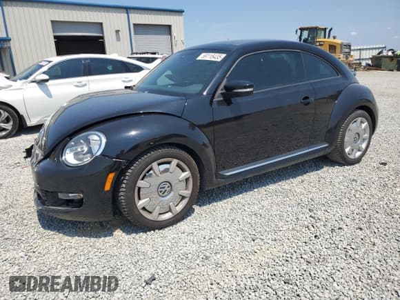 ✅ 2016 Volkswagen Beetle SE • VIN: 3VWJ17ATXGM623892 • Lot: 69116435. Listed on Copart with 89,052 mi. Free auction sales archive from the USA and detailed vehicle history report at DreamBid. Image 1.