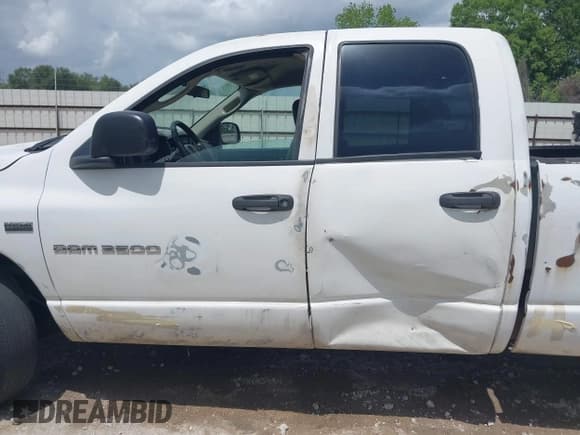 ✅ 2006 Dodge 2500 ST • VIN: 3D7KR28D46G170079 • Лот: 42060122. Опубликован ранее на IAAI с пробегом 304 554 миль. Бесплатный доступ к архиву аукционных продаж из США и подробный отчёт об истории автомобиля на DreamBid. Изображение 14.