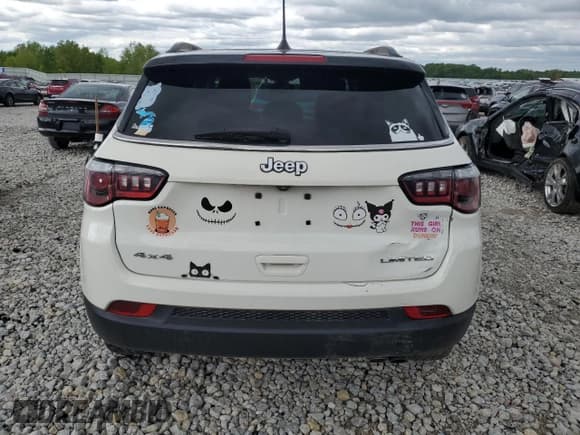 ✅ 2019 Jeep Compass Limited • VIN: 3C4NJDCB4KT791713 • Lot: 57802915. Listed on Copart with 100,811 mi. Free auction sales archive from the USA and detailed vehicle history report at DreamBid. Image 6.