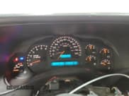 ✅ 2003 Chevrolet Silverado 2500HD LS • VIN: 1GCHK23U53F205984 • Lot: 93375735. Wystawiony na Copart z przebiegiem 170 525 mil. Bezpłatny archiwum sprzedaży aukcyjnych z USA i szczegółowy raport historii pojazdu na DreamBid. Zdjęcie 9.