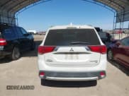 ✅ 2018 Mitsubishi Outlander SE • VIN: JA4AD3A39JZ054455 • Lot: 41815462. Wystawiony na IAAI z przebiegiem 70 785 mil. Bezpłatny archiwum sprzedaży aukcyjnych z USA i szczegółowy raport historii pojazdu na DreamBid. Zdjęcie 16.