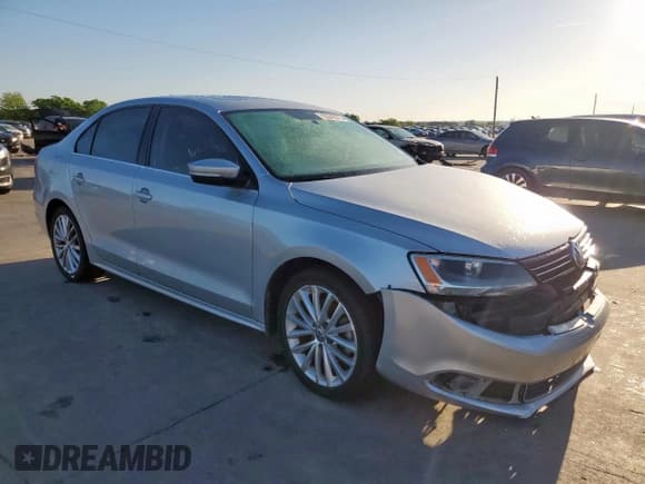 ✅ 2011 Volkswagen Jetta SEL • VIN: 3VWLX7AJ4BM368686 • Lot: 53942575. Listed on Copart with 152,581 mi. Free auction sales archive from the USA and detailed vehicle history report at DreamBid. Image 4.