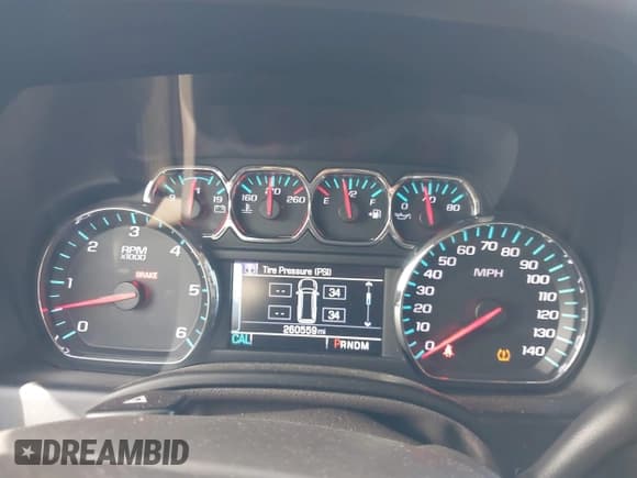 ✅ 2016 Chevrolet Tahoe LT • VIN: 1GNSCBKC1GR318841 • Lot: 43276245. Wystawiony na IAAI z przebiegiem 260 559 mil. Bezpłatny archiwum sprzedaży aukcyjnych z USA i szczegółowy raport historii pojazdu na DreamBid. Zdjęcie 7.