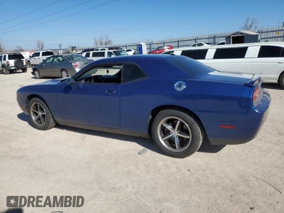 ✅ 2010 Dodge Challenger SE • VIN: 2B3CJ4DV0AH240705 • Lot: 40007034. Wystawiony na Copart z przebiegiem 132 475 mil. Bezpłatny archiwum sprzedaży aukcyjnych z USA i szczegółowy raport historii pojazdu na DreamBid. Zdjęcie 2.