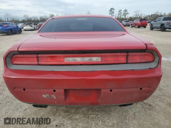 ✅ 2013 Dodge Challenger Rallye Redline • VIN: 2C3CDYAG7DH568599 • Lot: 87656935. Wystawiony na Copart z przebiegiem 144 565 mil. Bezpłatny archiwum sprzedaży aukcyjnych z USA i szczegółowy raport historii pojazdu na DreamBid. Zdjęcie 6.