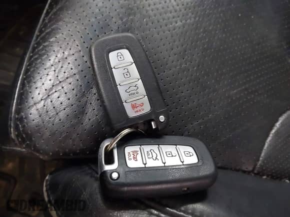 2013 Hyundai Azera с VIN KMHFH4JG2DA225778, выставлен на аукционе IAAI как лот 41558254 с пробегом 158 888 миль миль и . История ставок и продаж доступна на DreamBid. Изображение 11.