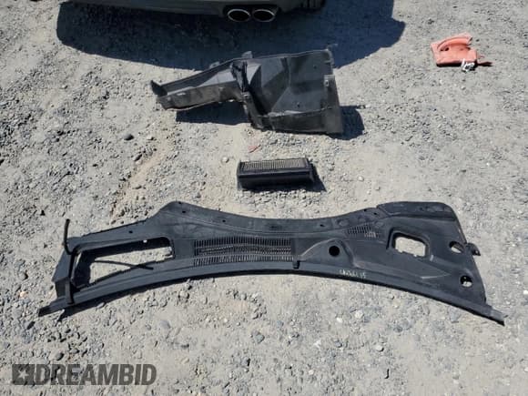 ✅ 2015 Maserati Ghibli S Q4 • VIN: ZAM57RTA1F1144116 • Lot: 60228315. Listed on Copart with 46,037 mi. Free auction sales archive from the USA and detailed vehicle history report at DreamBid. Image 12.