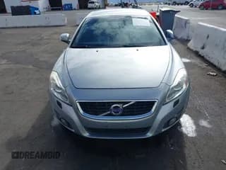 ✅ 2011 Volvo C70 • VIN: YV1672MC6BJ118857 • Lot: 43722554. Wystawiony na IAAI z przebiegiem 169 389 mil. Bezpłatny archiwum sprzedaży aukcyjnych z USA i szczegółowy raport historii pojazdu na DreamBid. Zdjęcie 6.