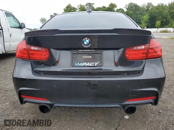 ✅ 2015 BMW 3 Series 335i • VIN: WBA3A9G55FNS66199 • Lot: 67409605. Wystawiony na Copart z przebiegiem 82 042 mil. Bezpłatny archiwum sprzedaży aukcyjnych z USA i szczegółowy raport historii pojazdu na DreamBid. Zdjęcie 6.