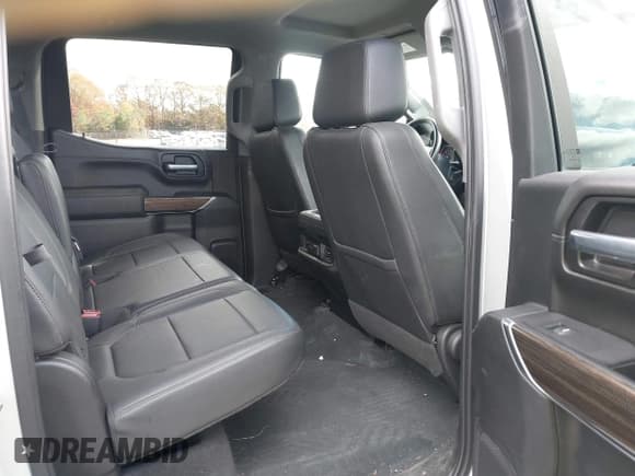 ✅ 2021 Chevrolet Silverado 1500 RST • VIN: 1GCUYEED6MZ305068 • Lot: 43660539. Wystawiony na IAAI z przebiegiem 56 550 mil. Bezpłatny archiwum sprzedaży aukcyjnych z USA i szczegółowy raport historii pojazdu na DreamBid. Zdjęcie 8.