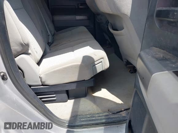 ✅ 2010 Toyota Tundra • VIN: 5TFUW5F16AX119032 • Lot: 42442454. Wystawiony na IAAI z przebiegiem 221 804 mil. Bezpłatny archiwum sprzedaży aukcyjnych z USA i szczegółowy raport historii pojazdu na DreamBid. Zdjęcie 8.