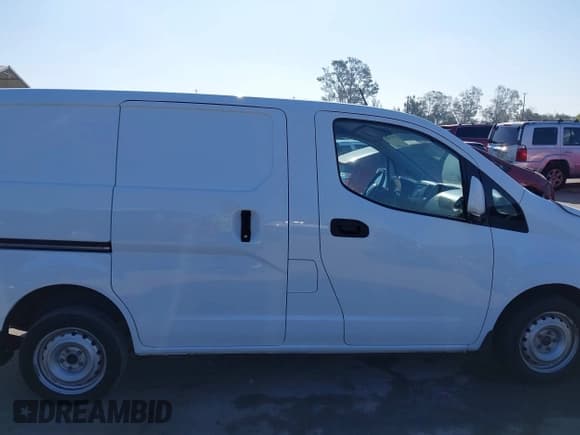 ✅ 2015 Nissan NV200 SV • VIN: 3N6CM0KN1FK720948 • Lot: 42889016. Listed on IAAI with 97,499 mi. Free auction sales archive from the USA and detailed vehicle history report at DreamBid. Image 13.