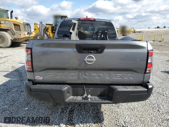 ✅ 2025 Nissan Frontier SL • VIN: 1N6ED1EJ3SN634441 • Lot: 90594335. Wystawiony na Copart z przebiegiem 8 453 mil. Bezpłatny archiwum sprzedaży aukcyjnych z USA i szczegółowy raport historii pojazdu na DreamBid. Zdjęcie 6.