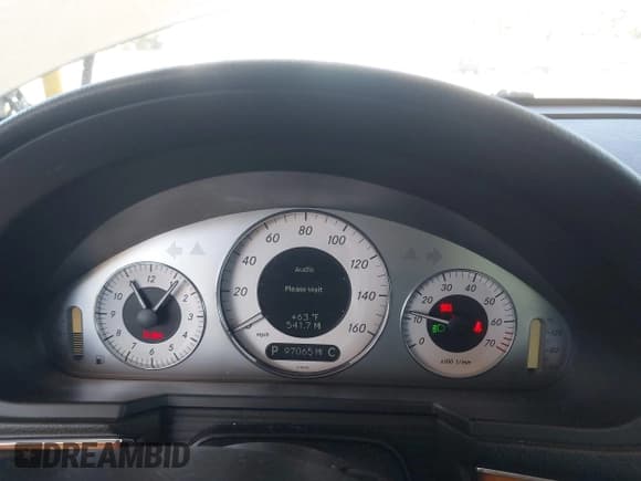 ✅ 2008 Mercedes-Benz E 350 Luxury • VIN: WDBUF87X78B289457 • Lot: 43221291. Wystawiony na IAAI z przebiegiem 97 065 mil. Bezpłatny archiwum sprzedaży aukcyjnych z USA i szczegółowy raport historii pojazdu na DreamBid. Zdjęcie 7.