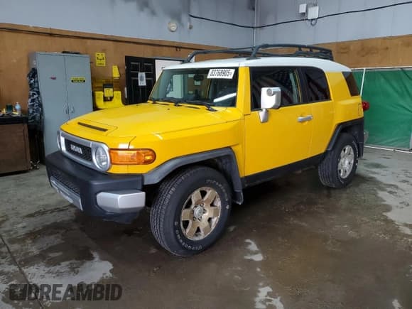 ✅ 2007 Toyota FJ Cruiser • VIN: JTEBU11F270093115 • Lot: 83768905. Listed on Copart with 240,720 mi. Free auction sales archive from the USA and detailed vehicle history report at DreamBid. Image 1.