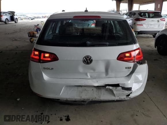 ✅ 2016 Volkswagen Golf TSI S • VIN: 3VW217AUXGM010457 • Lot: 81880235. Wystawiony na Copart z przebiegiem 81 627 mil. Bezpłatny archiwum sprzedaży aukcyjnych z USA i szczegółowy raport historii pojazdu na DreamBid. Zdjęcie 6.