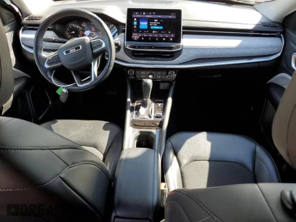 ✅ 2022 Jeep Compass Latitude • VIN: 3C4NJDBB6NT217572 • Lot: 84811385. Listed on Copart with 26,375 mi. Free auction sales archive from the USA and detailed vehicle history report at DreamBid. Image 8.