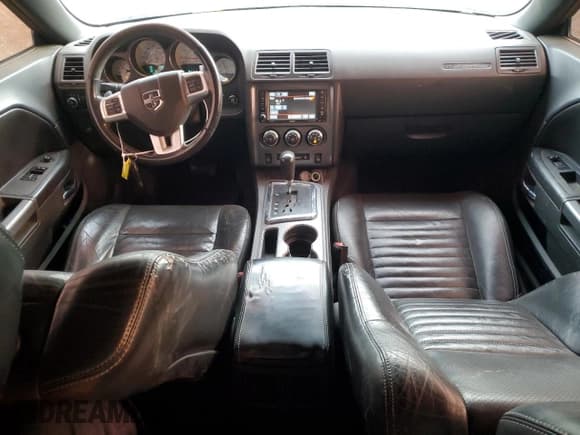 ✅ 2013 Dodge Challenger R/T Plus • VIN: 2C3CDYBT3DH631029 • Lot: 82620524. Wystawiony na Copart z przebiegiem 141 280 mil. Bezpłatny archiwum sprzedaży aukcyjnych z USA i szczegółowy raport historii pojazdu na DreamBid. Zdjęcie 8.