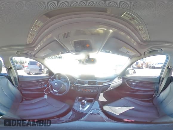 ✅ 2015 BMW 3 Series 328i • VIN: WBA3C1C50FK122370 • Лот: 90483215. Опубликован ранее на Copart с пробегом 83 406 миль. Бесплатный доступ к архиву аукционных продаж из США и подробный отчёт об истории автомобиля на DreamBid. Изображение 14.