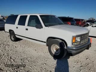 ✅ 1999 Chevrolet Suburban • VIN: 3GNEC16R7XG251720 • Lot: 81502654. Wystawiony na Copart z przebiegiem 198 335 mil. Bezpłatny archiwum sprzedaży aukcyjnych z USA i szczegółowy raport historii pojazdu na DreamBid. Zdjęcie 4.