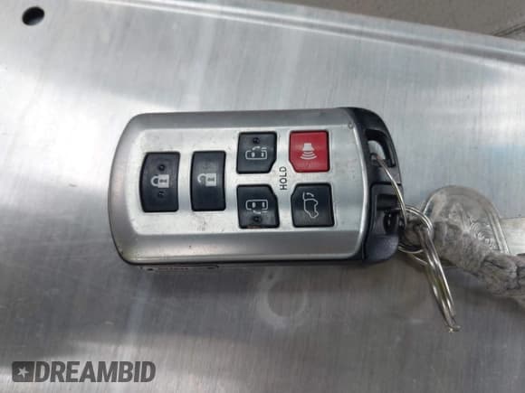 ✅ 2017 Toyota Sienna XLE Premium • VIN: 5TDYZ3DC5HS865165 • Lot: 43582538. Listed on IAAI with 114,475 mi. Free auction sales archive from the USA and detailed vehicle history report at DreamBid. Image 11.