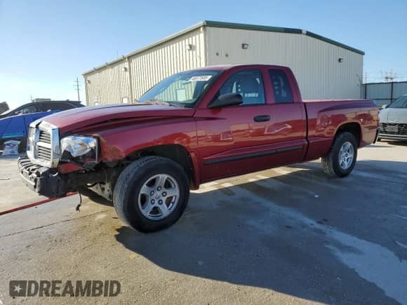 2006 Dodge Dakota SLT z VIN 1D7HE42N26S644803, wystawiony jako Copart lot #46077685 z przebiegiem 247 937 mil mil oraz Szkoda całkowita • Salvage title. Historia ofert i sprzedaży dostępna na DreamBid. Obrazek 1.