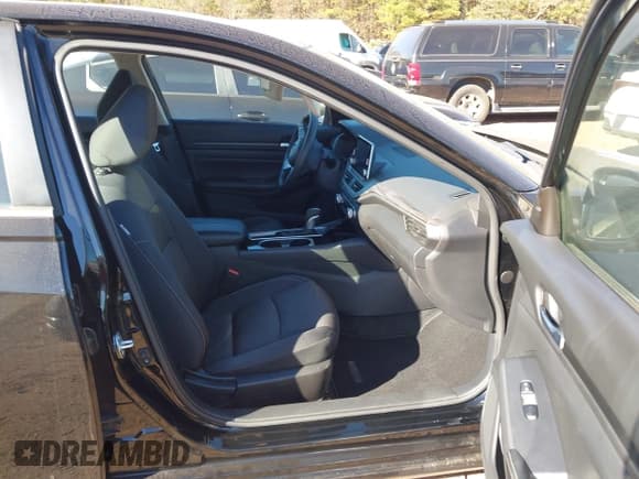 ✅ 2024 Nissan Altima SV • VIN: 1N4BL4DV4RN324233 • Лот: 43621065. Опубликован ранее на IAAI с пробегом 48 371 миль. Бесплатный доступ к архиву аукционных продаж из США и подробный отчёт об истории автомобиля на DreamBid. Изображение 5.