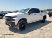 ✅ 2021 Chevrolet Silverado 1500 LT Trail Boss • VIN: 1GCPYFEL8MZ315384 • Lot: 71369185. Wystawiony na Copart z przebiegiem 110 053 mil. Bezpłatny archiwum sprzedaży aukcyjnych z USA i szczegółowy raport historii pojazdu na DreamBid. Zdjęcie 1.