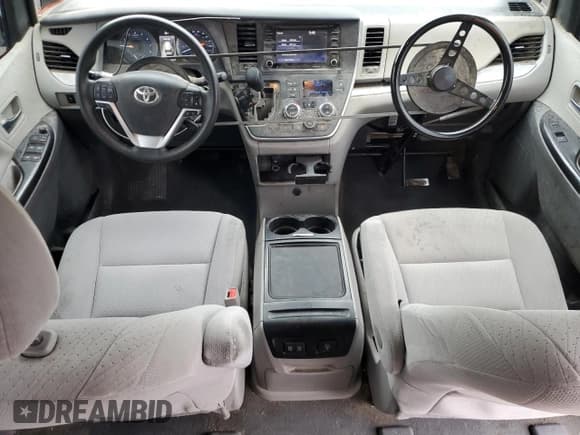 ✅ 2020 Toyota Sienna LE • VIN: 5TDJZ3DC7LS250952 • Lot: 85135455. Listed on Copart with 145,262 mi. Free auction sales archive from the USA and detailed vehicle history report at DreamBid. Image 8.