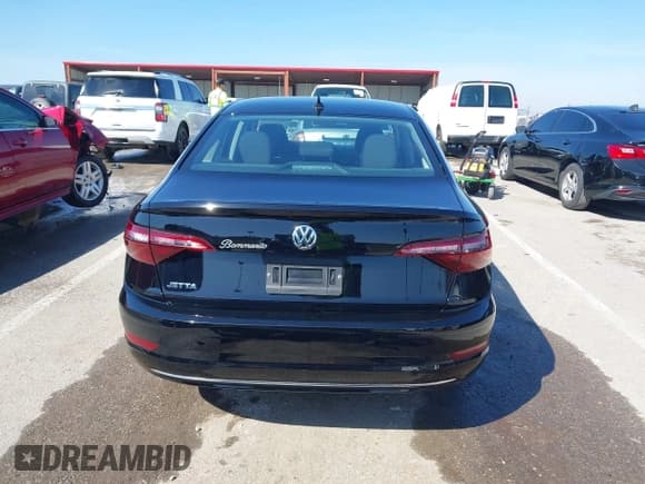 ✅ 2021 Volkswagen Jetta S • VIN: 3VWC57BU1MM055175 • Lot: 41866870. Listed on IAAI with 23,532 mi. Free auction sales archive from the USA and detailed vehicle history report at DreamBid. Image 17.