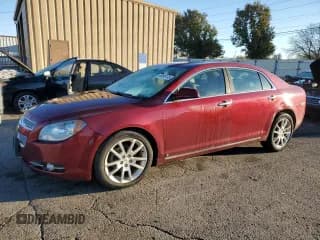 ✅ 2010 Chevrolet Malibu LTZ • VIN: 1G1ZE5E79AF131303 • Лот: 90698135. Опубликован ранее на Copart с пробегом 99 314 миль. Бесплатный доступ к архиву аукционных продаж из США и подробный отчёт об истории автомобиля на DreamBid. Изображение 1.