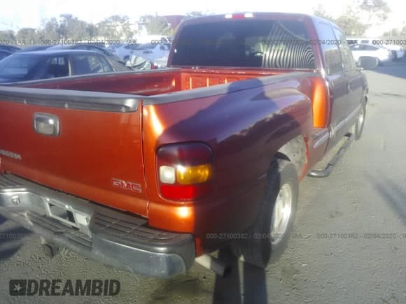 ✅ 2001 GMC Sierra 1500 SLE • VIN: 2GTEC19T211222979 • Lot: 27100382. Listed on IAAI with 109,714 mi. Free auction sales archive from the USA and detailed vehicle history report at DreamBid. Image 4.