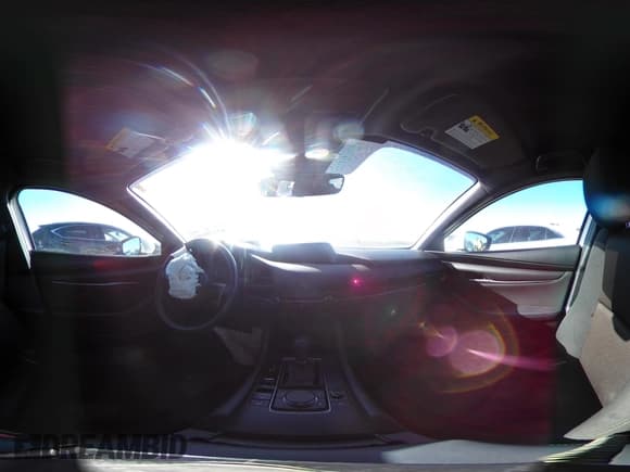 ✅ 2021 Mazda 3 S • VIN: JM1BPAJL4M1344028 • Lot: 41158493. Wystawiony na IAAI z przebiegiem 53 422 mil. Bezpłatny archiwum sprzedaży aukcyjnych z USA i szczegółowy raport historii pojazdu na DreamBid. Zdjęcie 18.