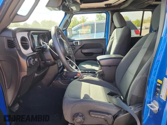 ✅ 2024 Jeep Wrangler Sport S • VIN: 1C4PJXDG9RW213826 • Lot: 81995895. Listed on Copart with 17,139 mi. Free auction sales archive from the USA and detailed vehicle history report at DreamBid. Image 7.