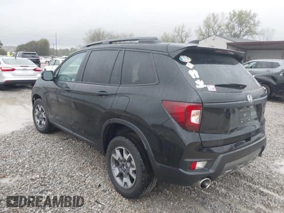 ✅ 2022 Honda Passport TrailSport • VIN: 5FNYF8H67NB009456 • Lot: 43386572. Listed on IAAI with 47,428 mi. Free auction sales archive from the USA and detailed vehicle history report at DreamBid. Image 3.