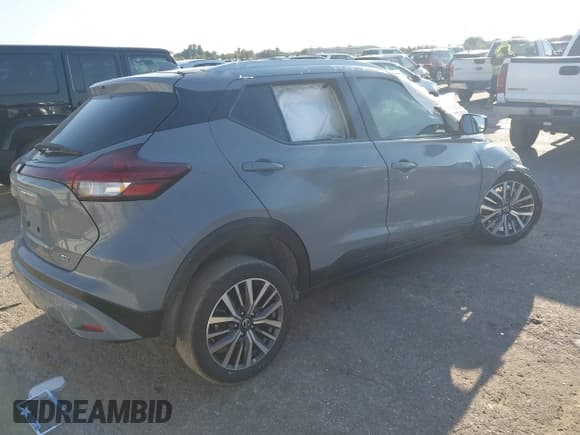 ✅ 2021 Nissan Kicks SV • VIN: 3N1CP5CV5ML545152 • Lot: 43443321. Wystawiony na IAAI z przebiegiem Nie podano. Bezpłatny archiwum sprzedaży aukcyjnych z USA i szczegółowy raport historii pojazdu na DreamBid. Zdjęcie 4.