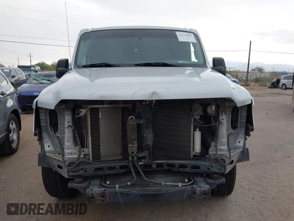 ✅ 2015 Nissan NV SV • VIN: 1N6BF0KL6FN806903 • Lot: 42779207. Wystawiony na IAAI z przebiegiem 121 616 mil. Bezpłatny archiwum sprzedaży aukcyjnych z USA i szczegółowy raport historii pojazdu na DreamBid. Zdjęcie 13.