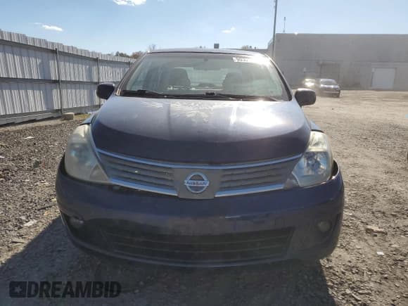 ✅ 2009 Nissan Versa SL • VIN: 3N1BC11E69L441649 • Lot: 90323895. Wystawiony na Copart z przebiegiem 183 351 mil. Bezpłatny archiwum sprzedaży aukcyjnych z USA i szczegółowy raport historii pojazdu na DreamBid. Zdjęcie 5.
