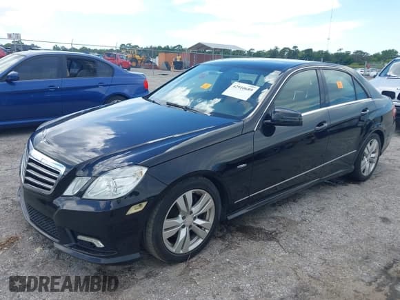 ✅ 2011 Mercedes-Benz E 350 Luxury • VIN: WDDHF2EB1BA409845 • Лот: 42910689. Опубликован ранее на IAAI с пробегом Не указан. Бесплатный доступ к архиву аукционных продаж из США и подробный отчёт об истории автомобиля на DreamBid. Изображение 2.
