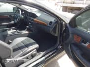 ✅ 2015 Mercedes-Benz C 250 • VIN: WDDGJ4HBXFG383850 • Lot: 41809724. Wystawiony na IAAI z przebiegiem 100 032 mil. Bezpłatny archiwum sprzedaży aukcyjnych z USA i szczegółowy raport historii pojazdu na DreamBid. Zdjęcie 5.