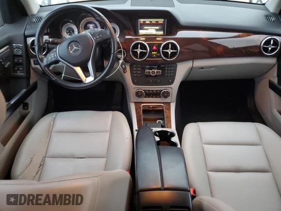 ✅ 2013 Mercedes-Benz GLK 350 • VIN: WDCGG8JB8DF974413 • Лот: 92947405. Опубликован ранее на Copart с пробегом 176 379 миль. Бесплатный доступ к архиву аукционных продаж из США и подробный отчёт об истории автомобиля на DreamBid. Изображение 8.