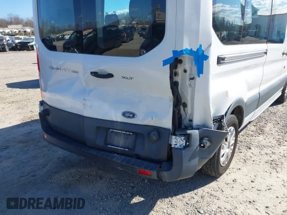 ✅ 2018 Ford Transit Passenger XL • VIN: 1FBAX2CM0JKA43564 • Lot: 41643758. Wystawiony na IAAI z przebiegiem 54 755 mil. Bezpłatny archiwum sprzedaży aukcyjnych z USA i szczegółowy raport historii pojazdu na DreamBid. Zdjęcie 6.